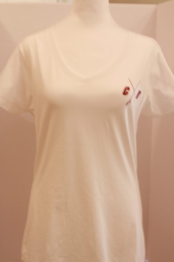 Mannequin wearing a plain white t-shirt with a small brown logo on the left chest area against a pale pink background.